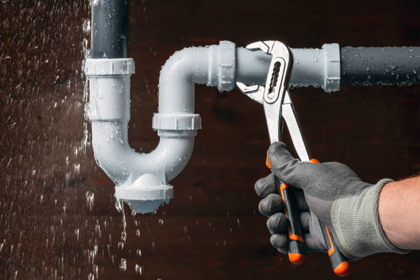 Professional Leak Detection technician working in Satellite Beach, FL
